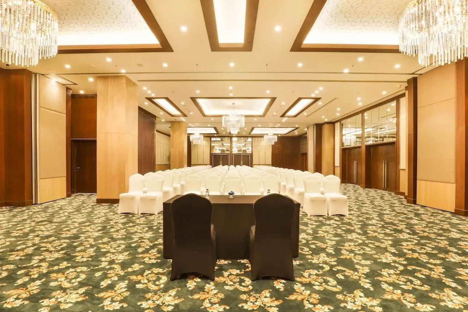 Lemon Tree Hotel Aligarh