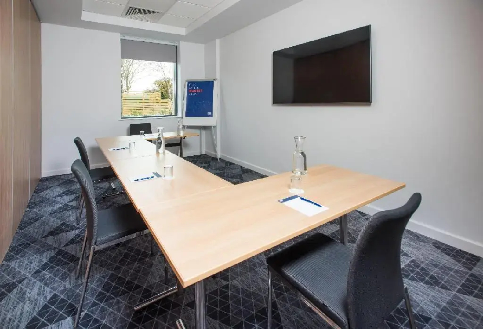Holiday Inn Express Bicester by IHG