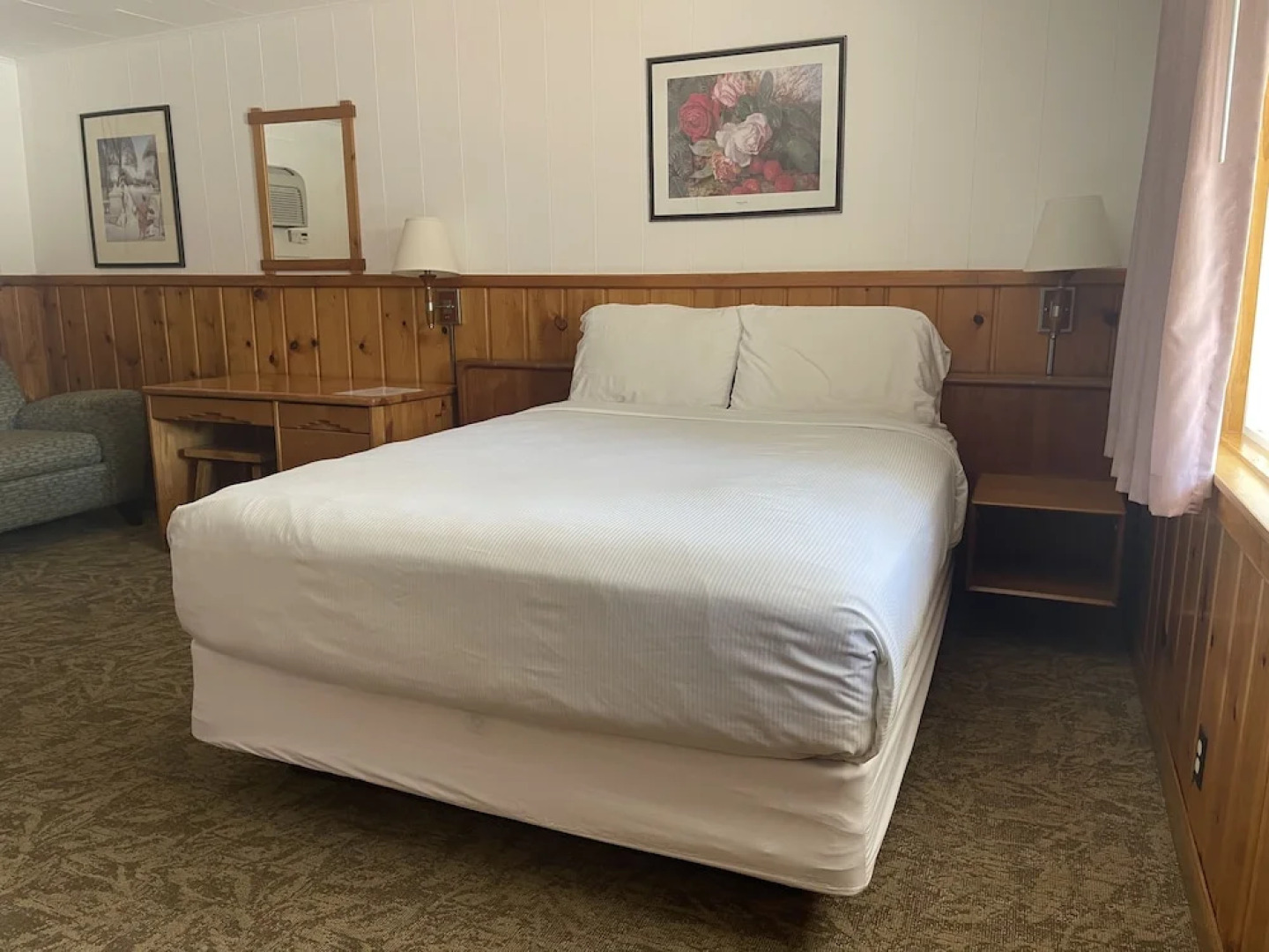 Saddle & Surrey Motel