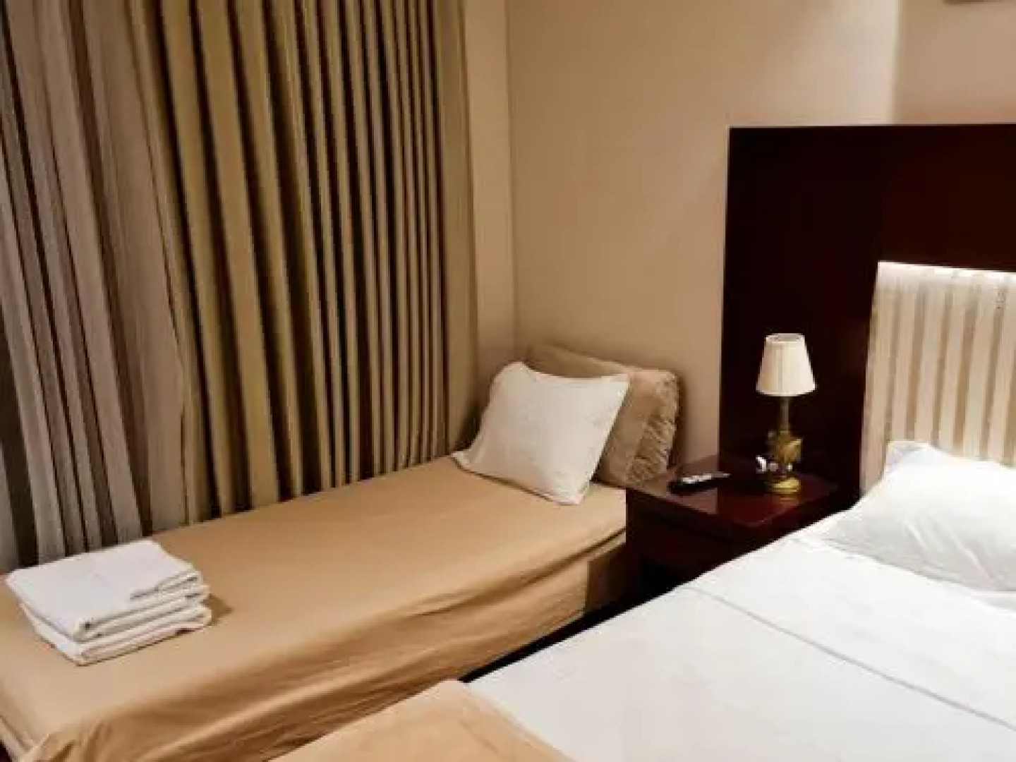 Luxury Dreamland Oasis Apartments