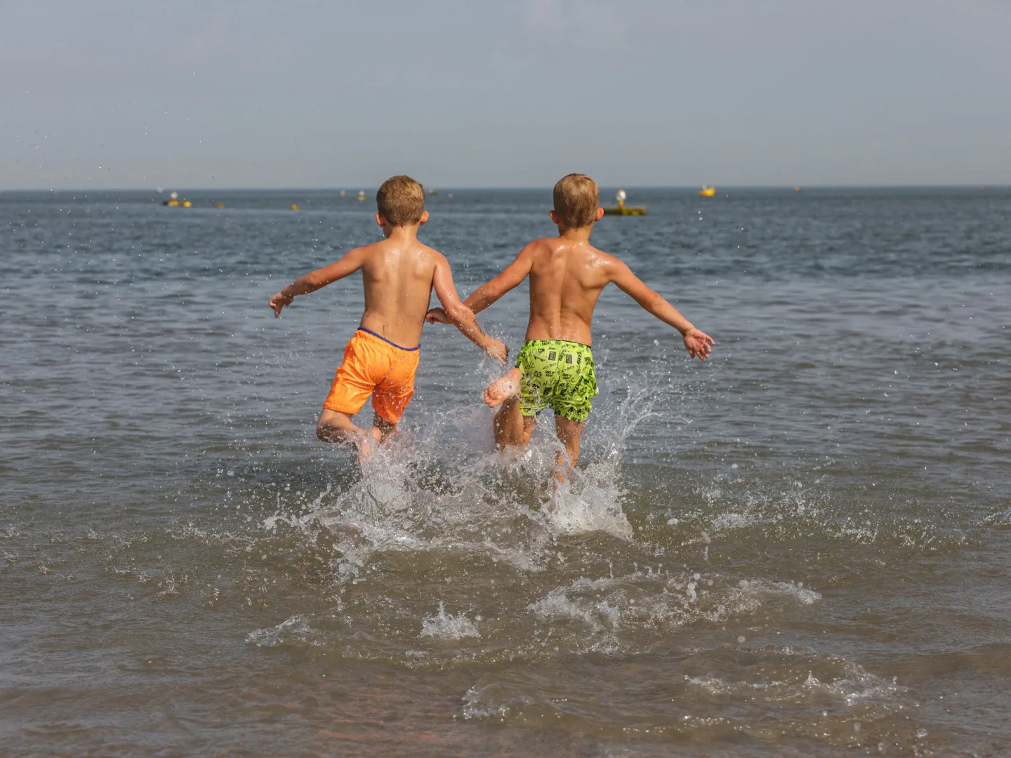 Comfortable Villa With Combi-microwave, Near the Beach