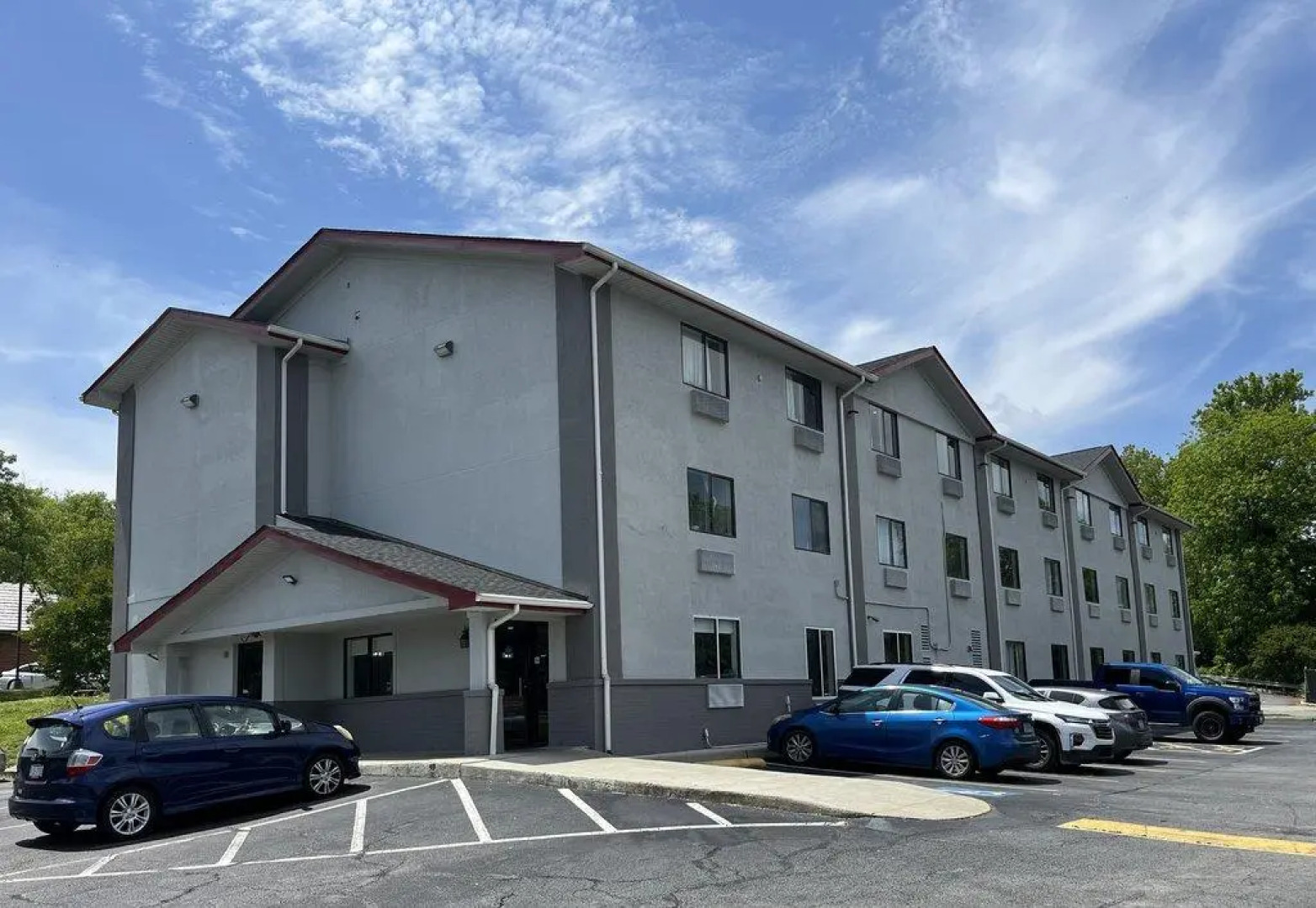 Red Roof Inn Suffolk