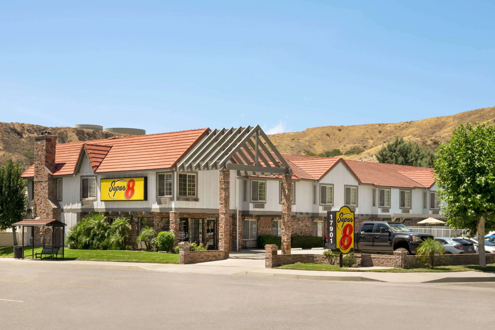 Super 8 by Wyndham Santa Clarita/Valencia