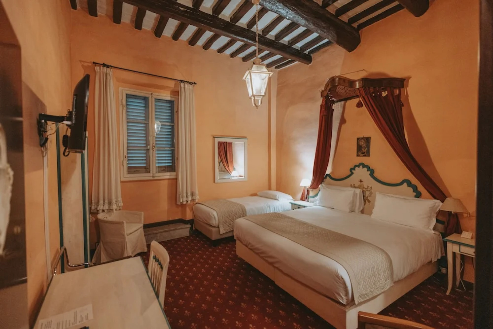 Quattro Gigli Palace