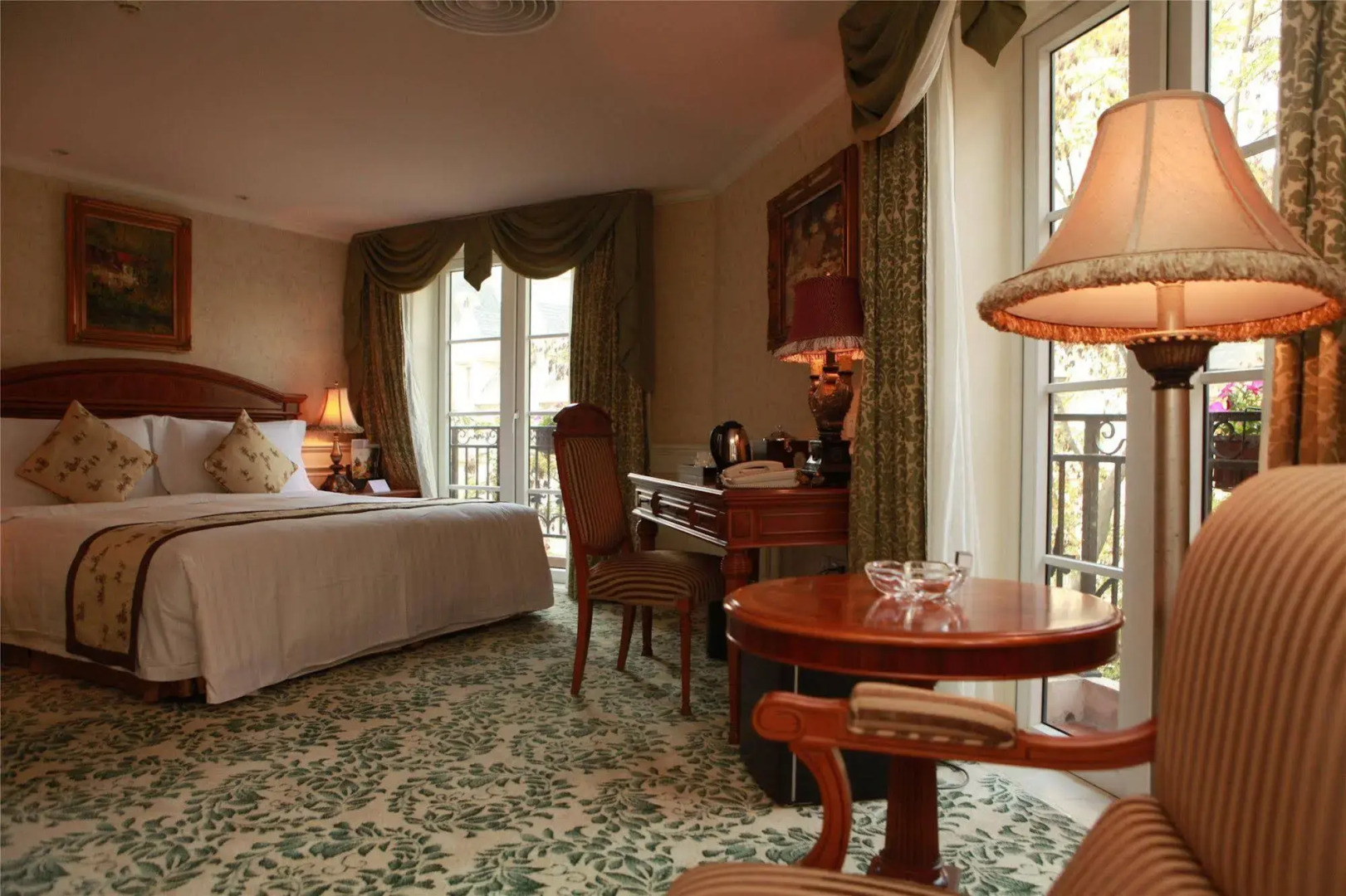 Dragon Lake Princess Hotel