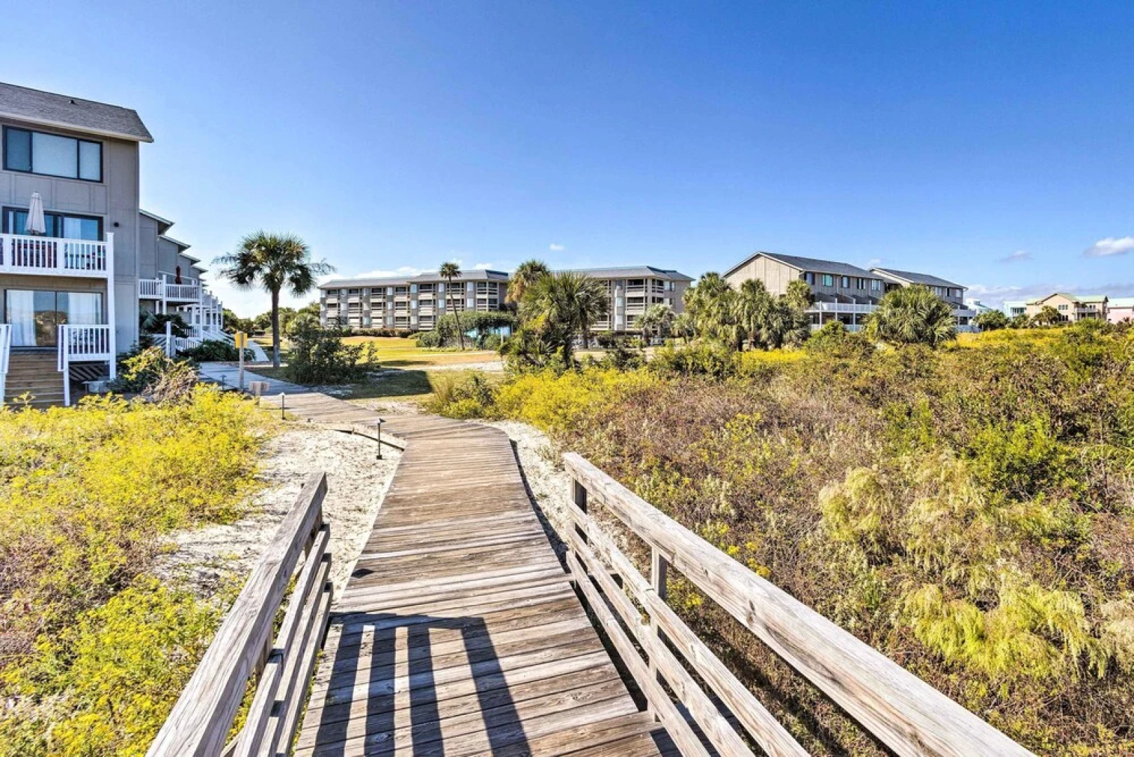St Helena Island Condo w/ Pool & Beach Access!