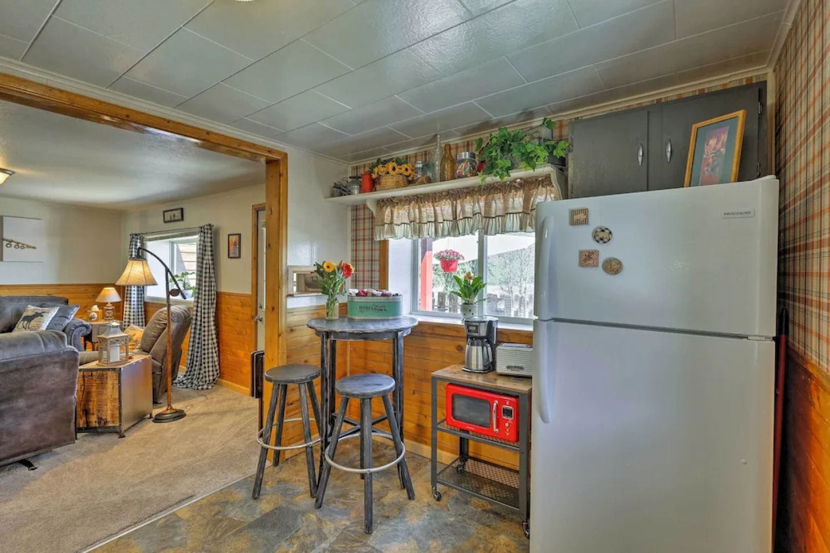 Hot Sulphur Springs Cottage - Near Resort & Rmnp!