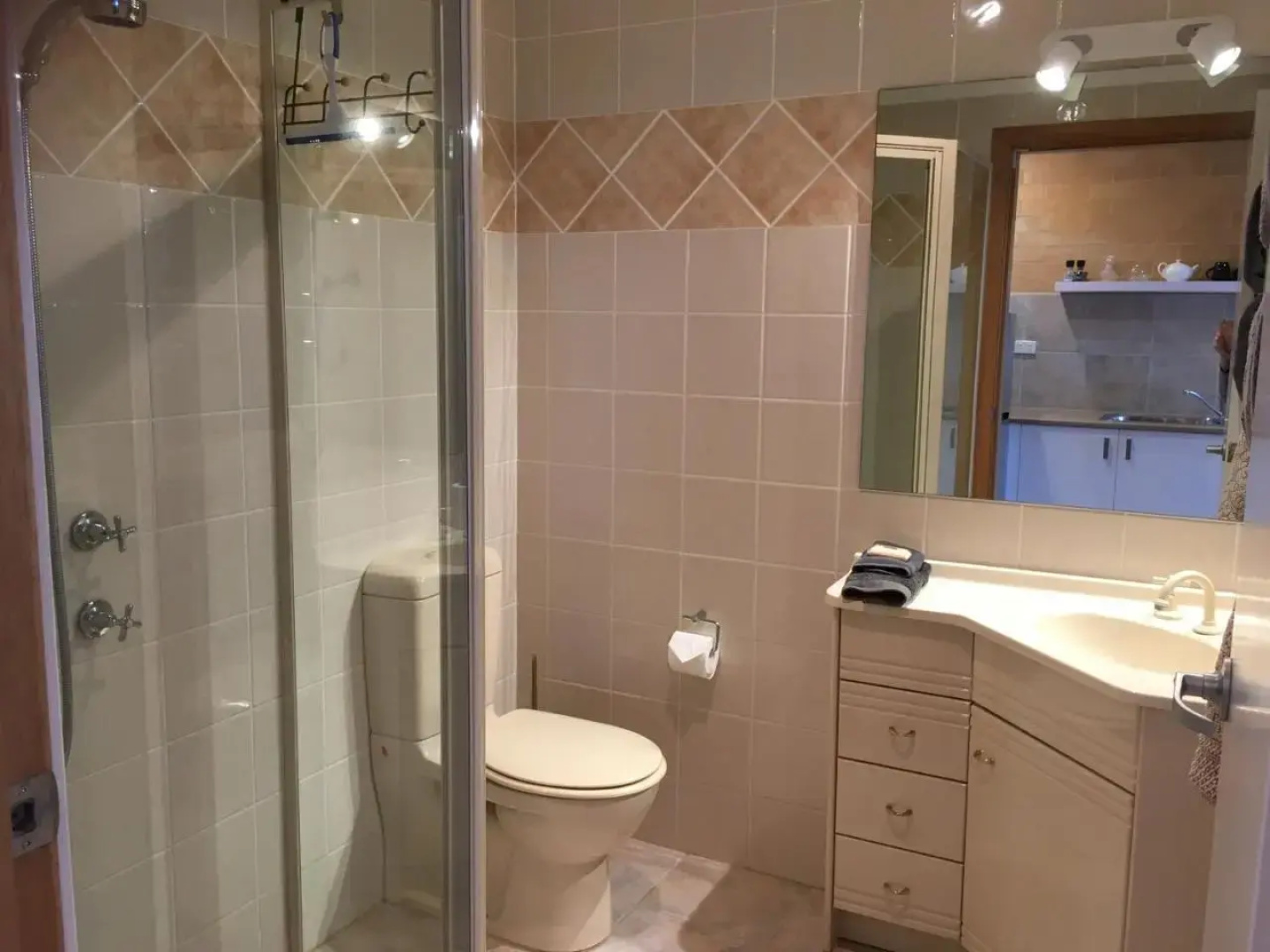 SilverWaters Waterfront Accommodation
