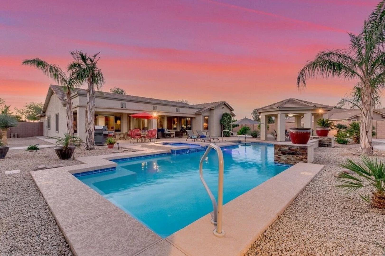 Oasis in The Desert! 5 Bedrooms, 3 Baths, Heated Resort Pool and Spa! Separate Casita! by Redawning