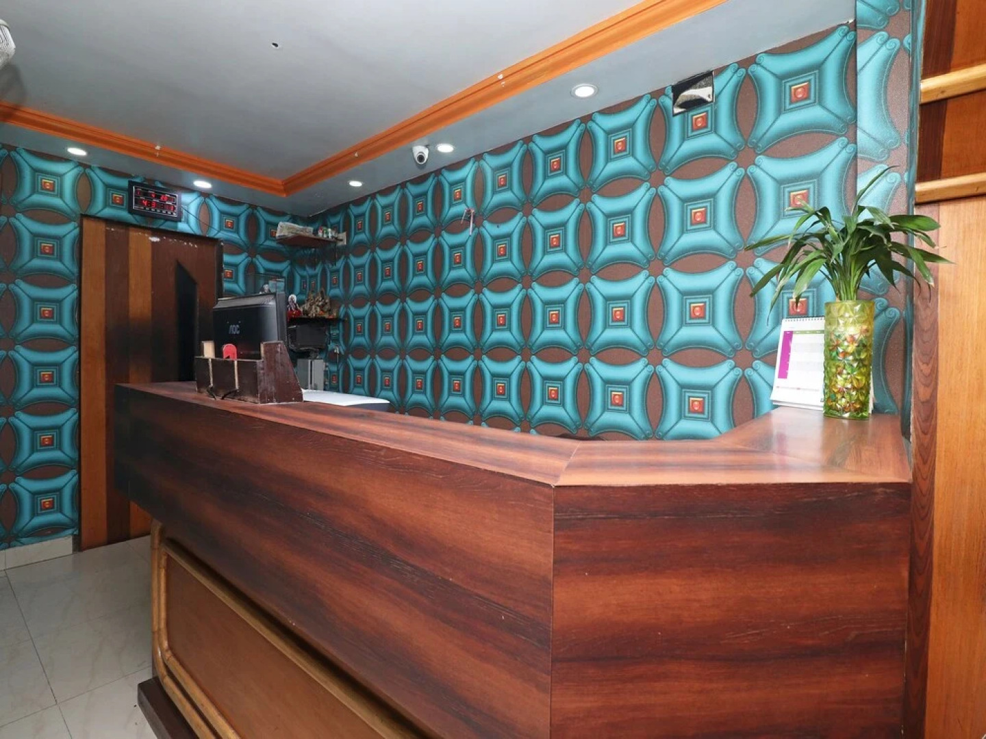 New Hotel Shivam by OYO Rooms