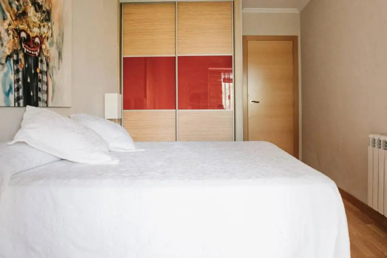 Apartamento luminoso cerca del mar y la montaña