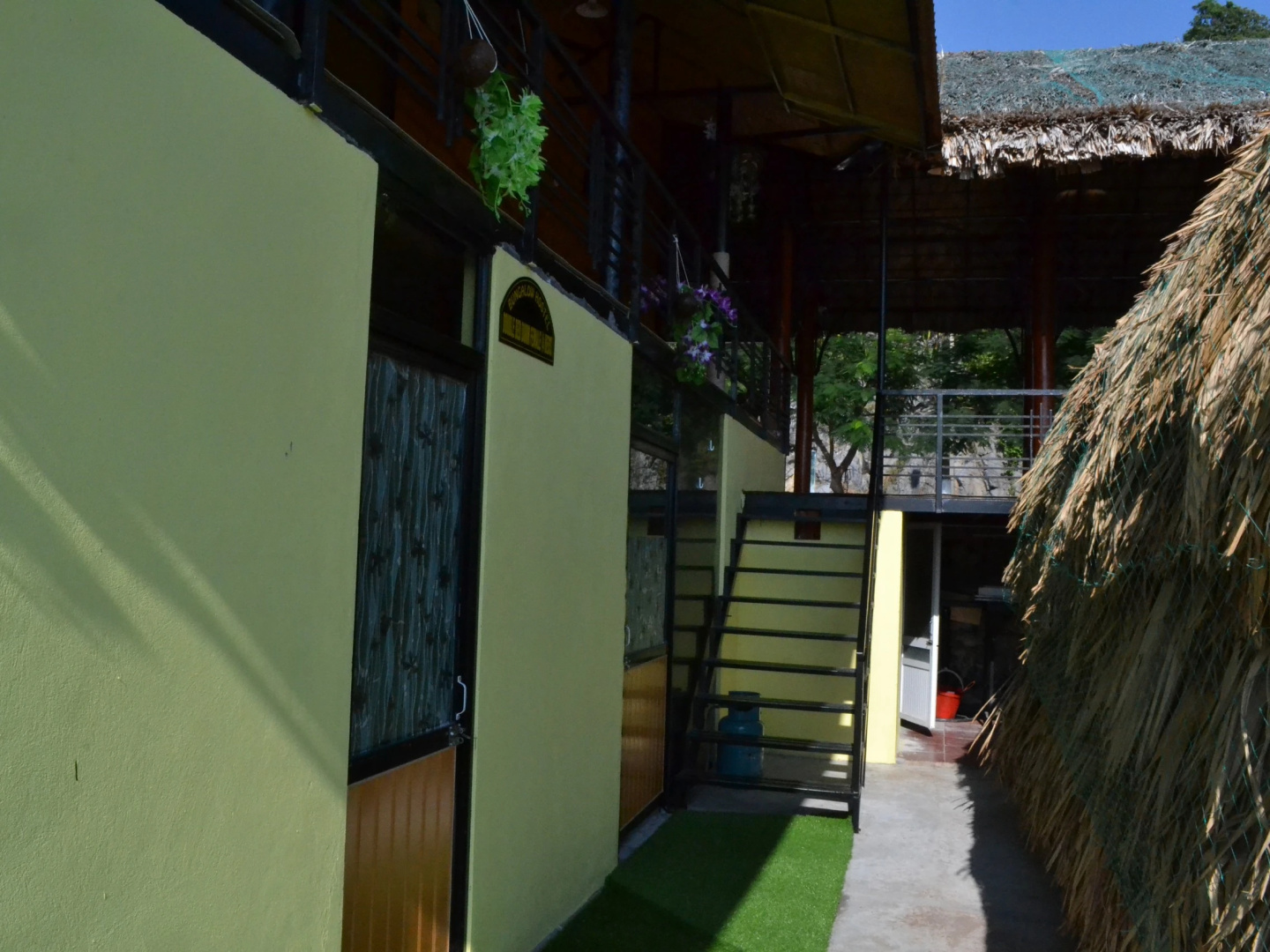 Le Pont Bungalow Hostel