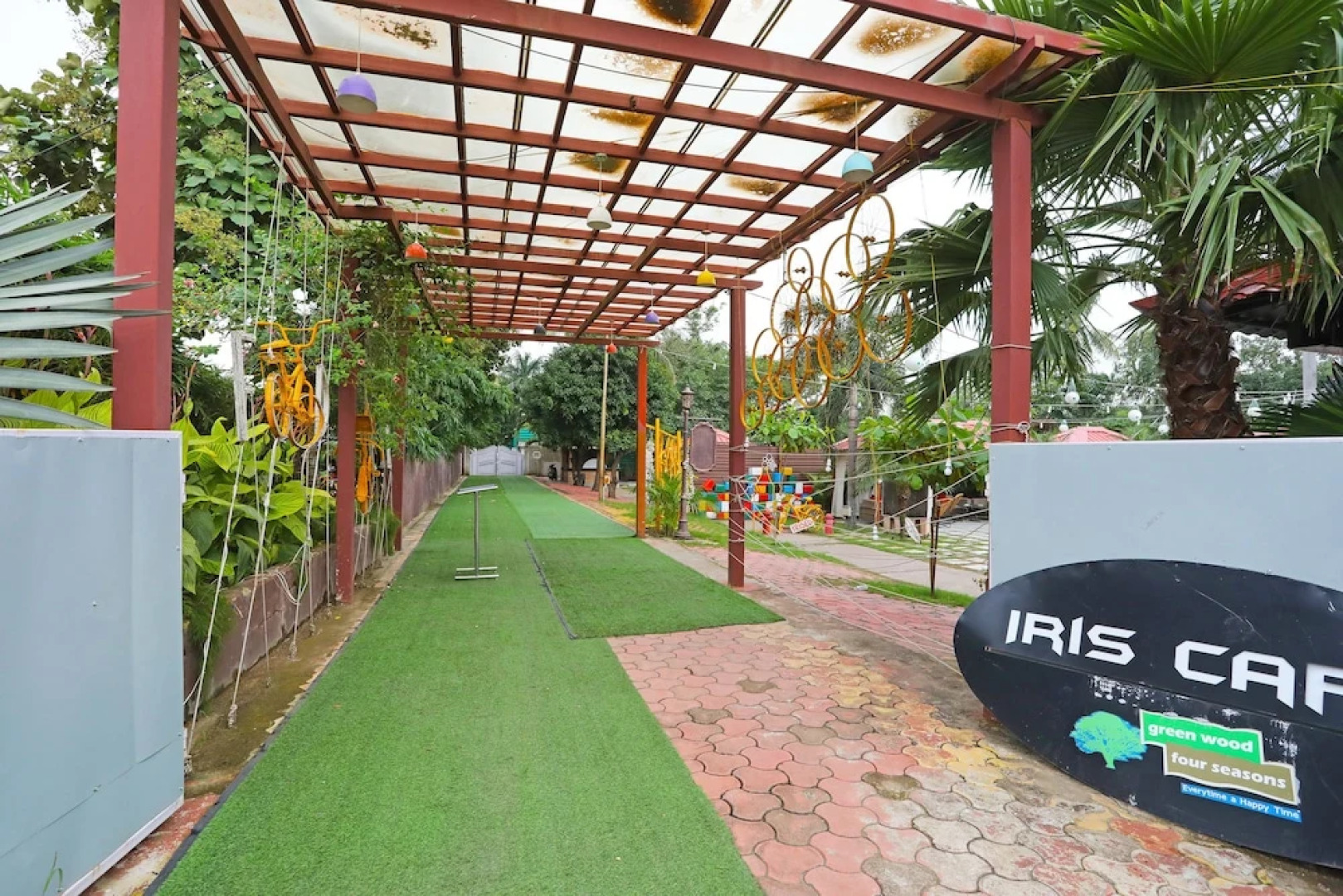 Capital O 18792 The Grand Neelam