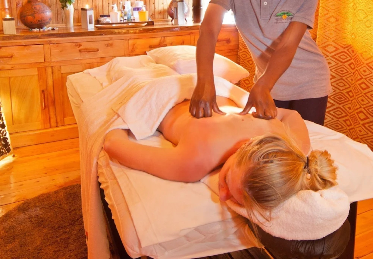 Rhino Watch safari Lodge