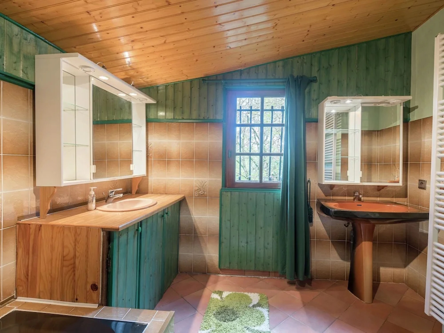 Characteristic Holiday Home, With Swimming Pool, Near Wonderful Wine and Castles