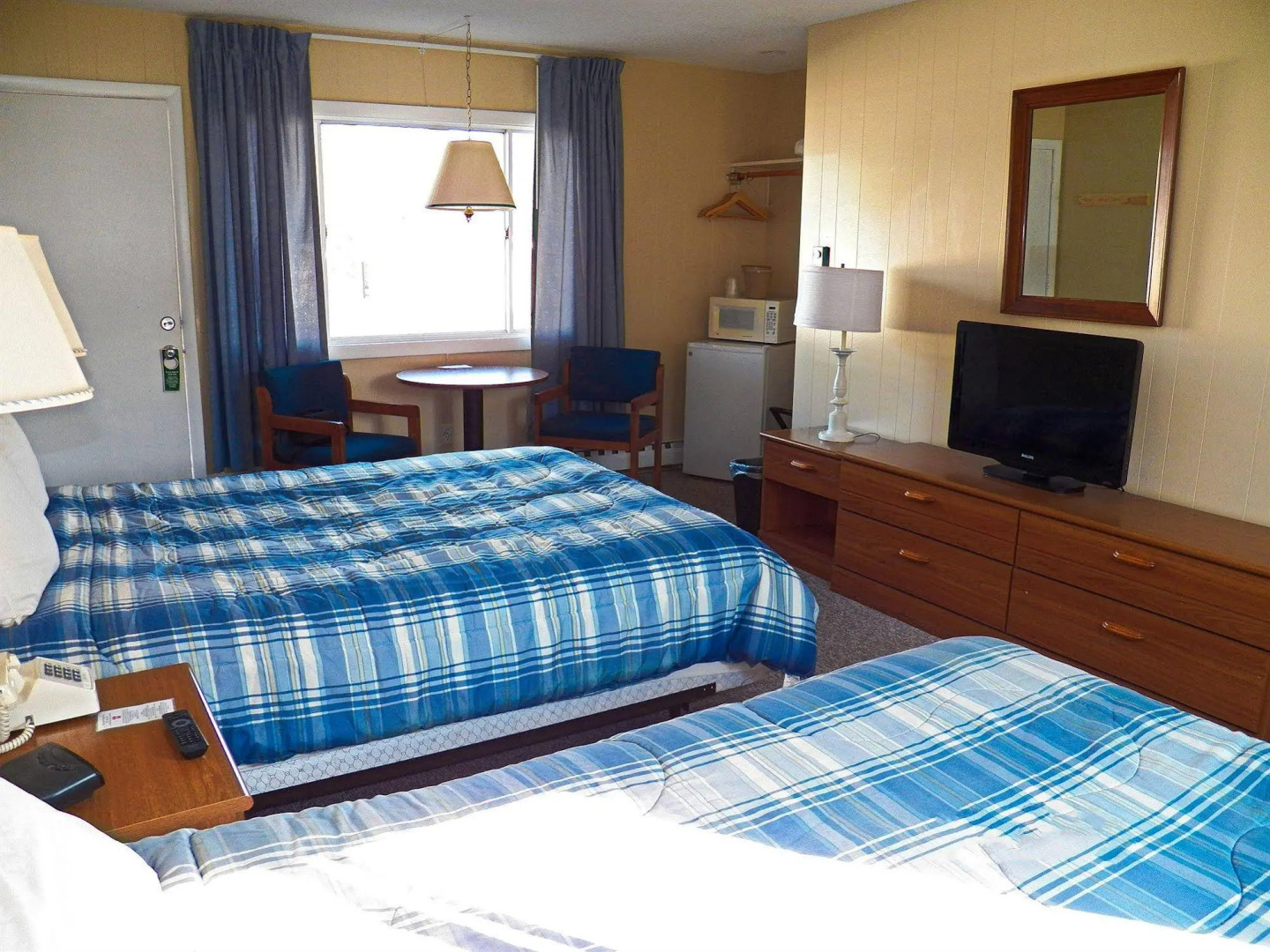 Coast Village Inn & Cottages