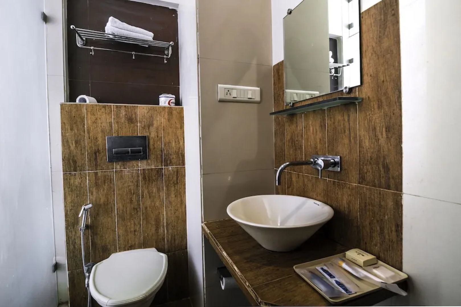 Hotel Monarch Guestline in MIDC Rabale, Navi Mumbai