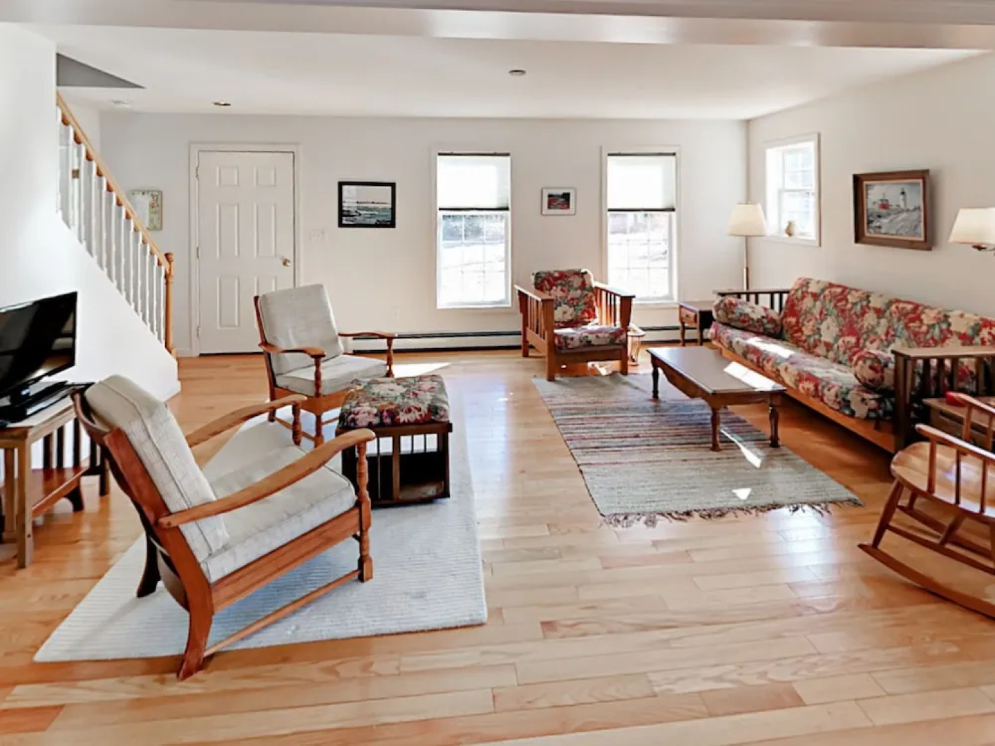 79 Middle Rd Home 3 Bedrooms 2.5 Bathrooms Home