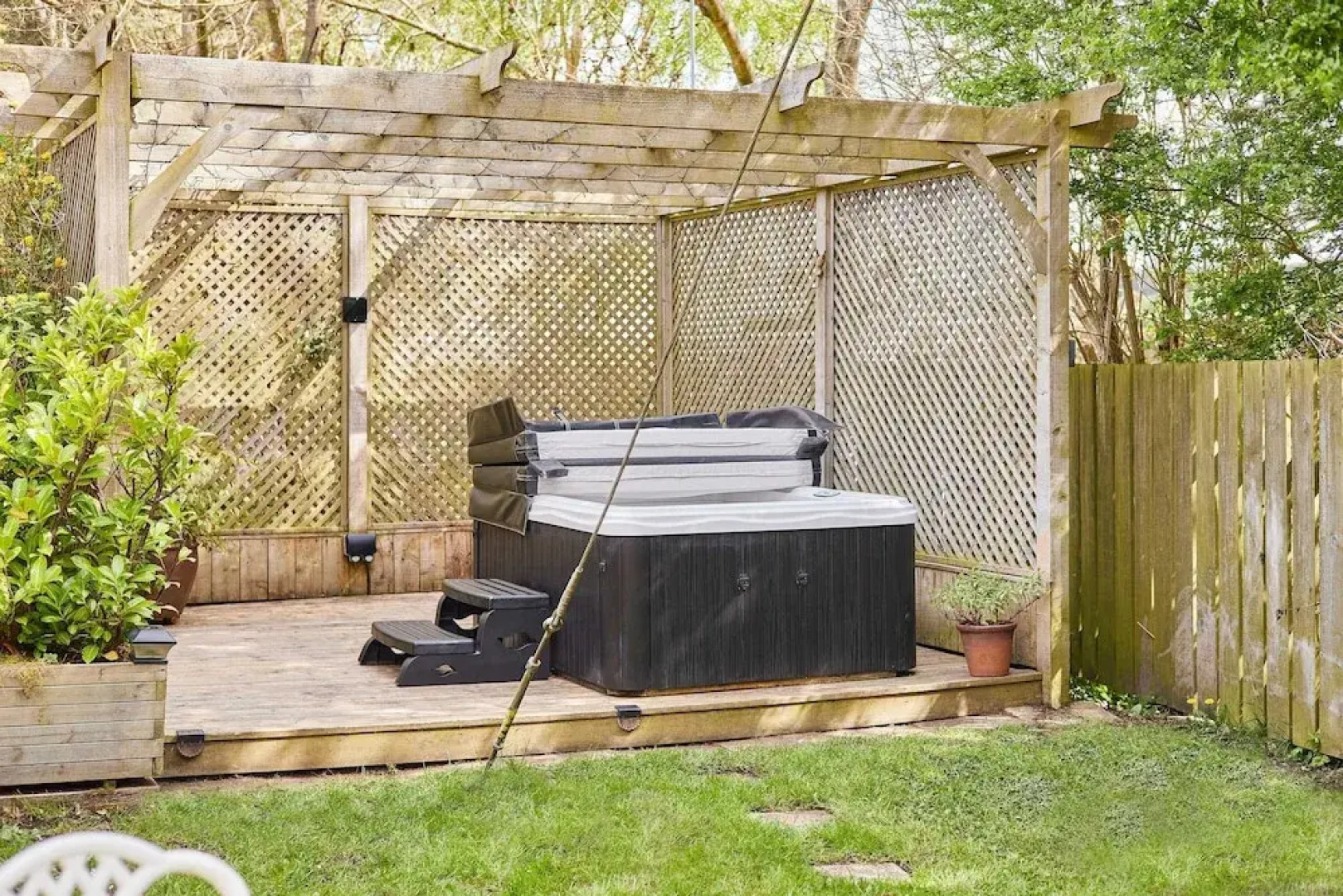 Host Stay Guards Van