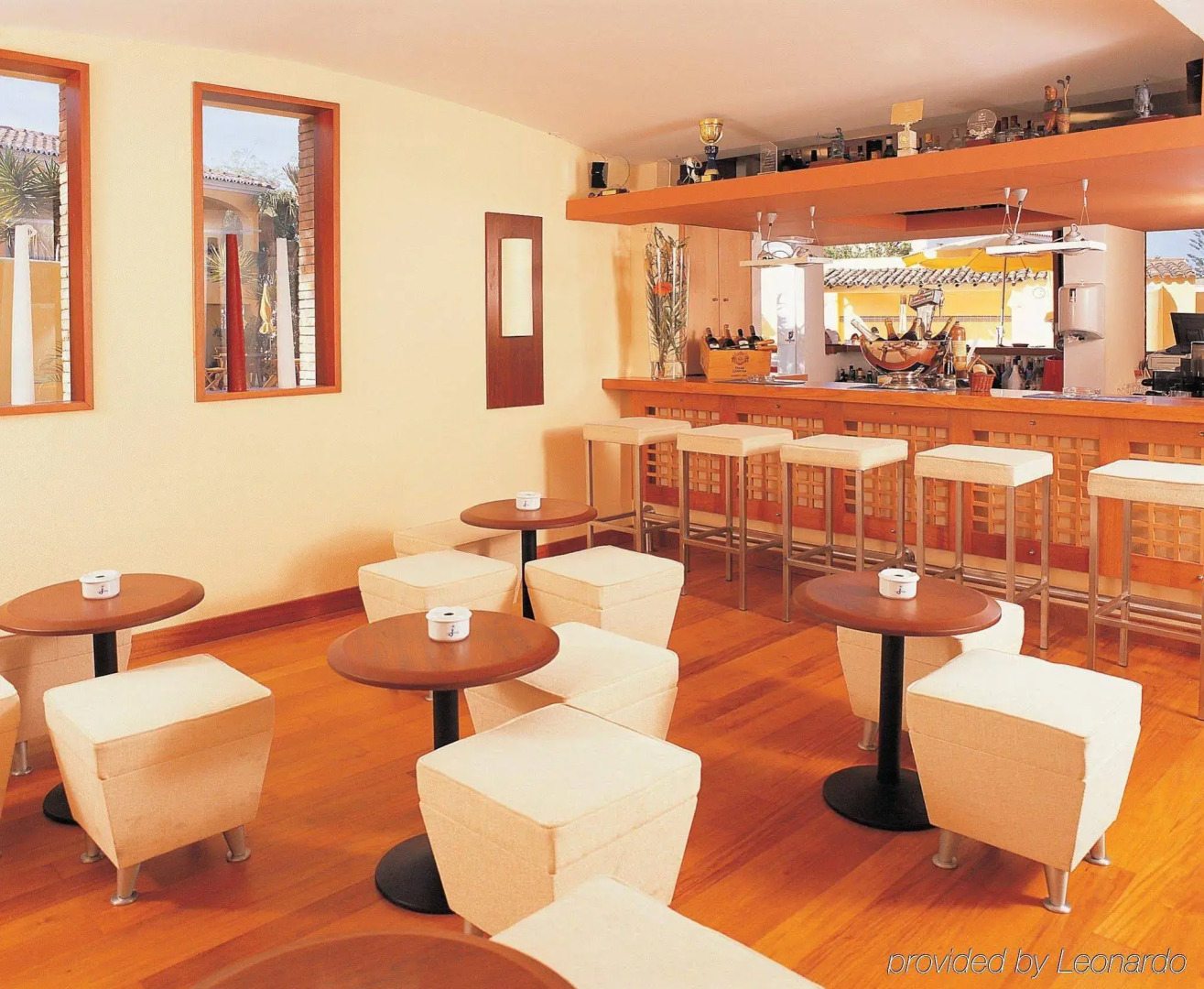 Costa D’Oiro Ambiance Village