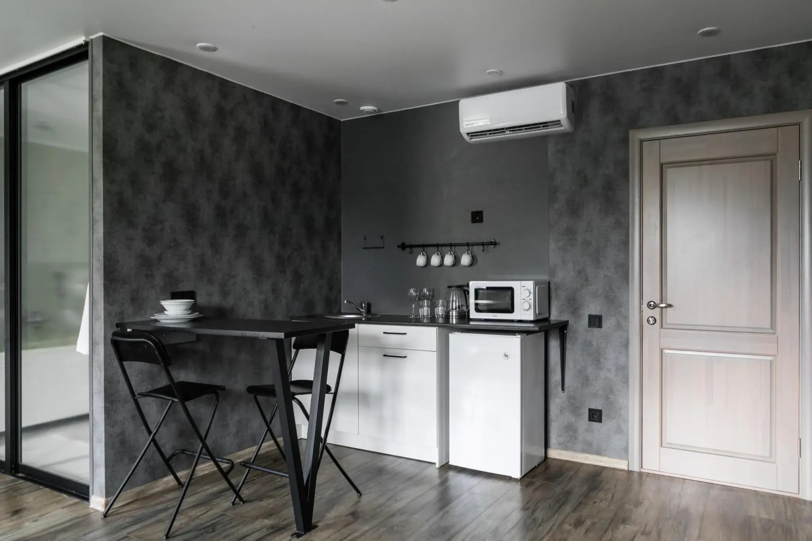 Home Hotel (Хоум Хотел)