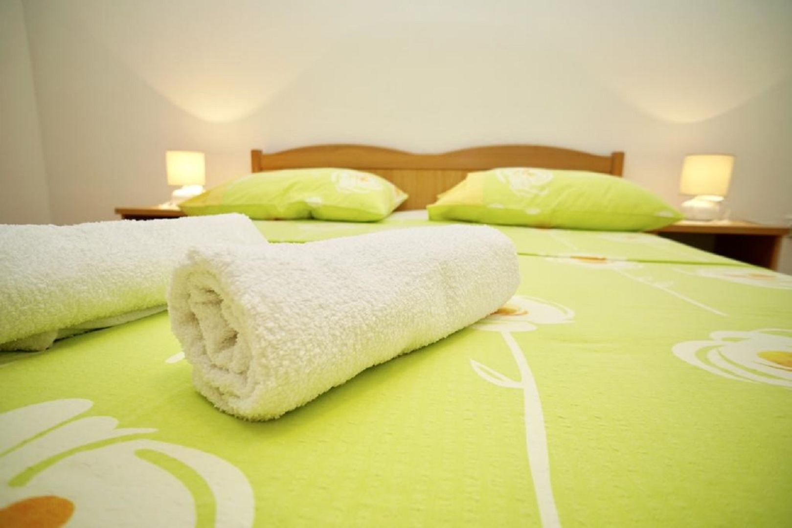 Apartment Rose - 30 m from the beach: A5 Seget Vranjica, Riviera Trogir