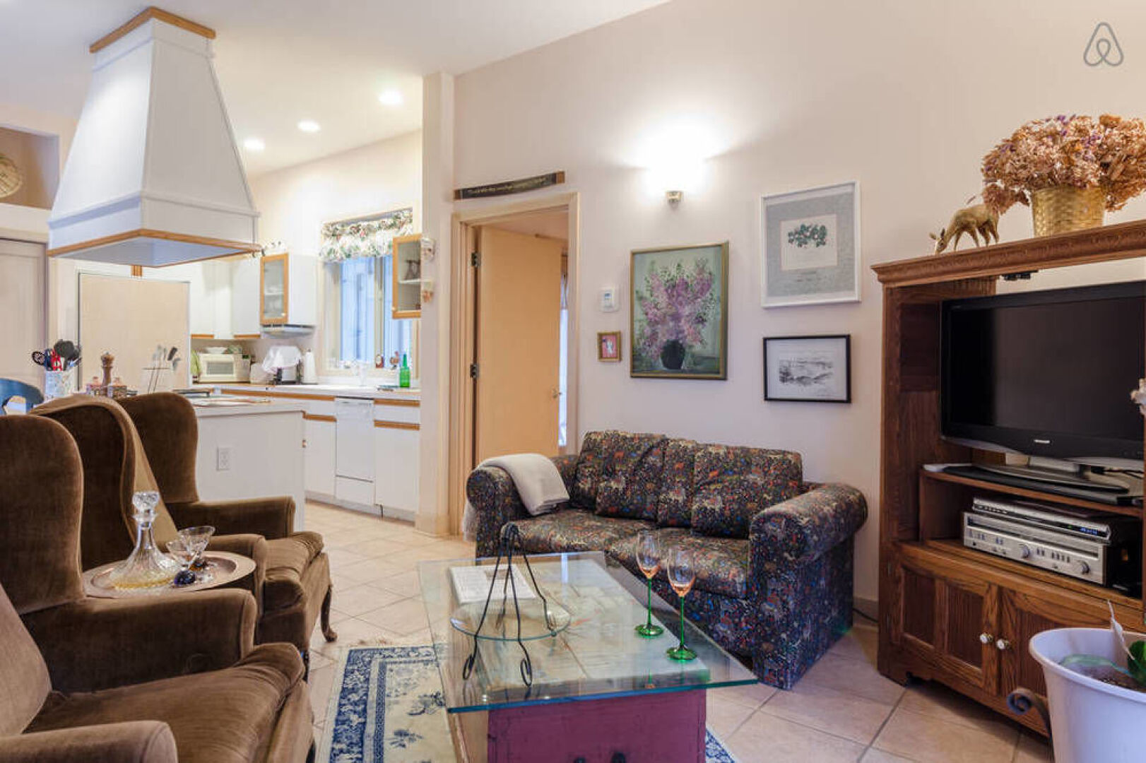 Auberge de Seattle, French Country Inn