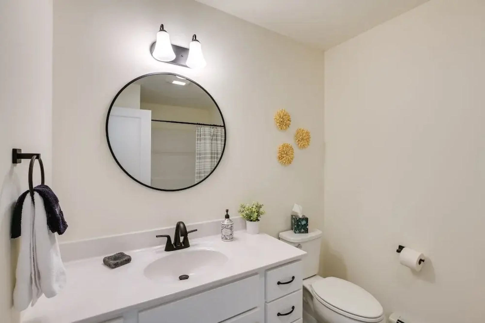 Ellsworth Vacation Rental w/ Fire Pit & Gas Grill!