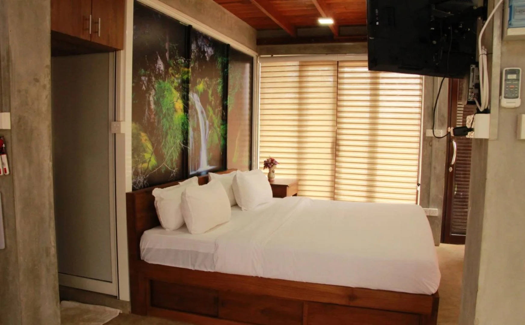 Wasana Golden Entrance Resort & Restaurant
