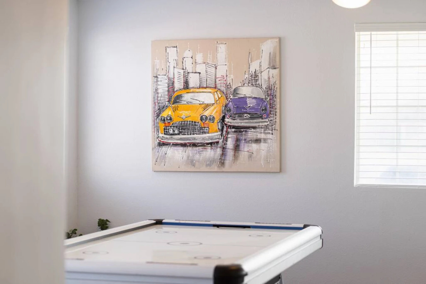 LARGE 4-BEDROOM HOUSE WITH AIR HOCKEY TABLE CLOSE TO DISNEYLAND IN ORANGE COUNTY  (p41)