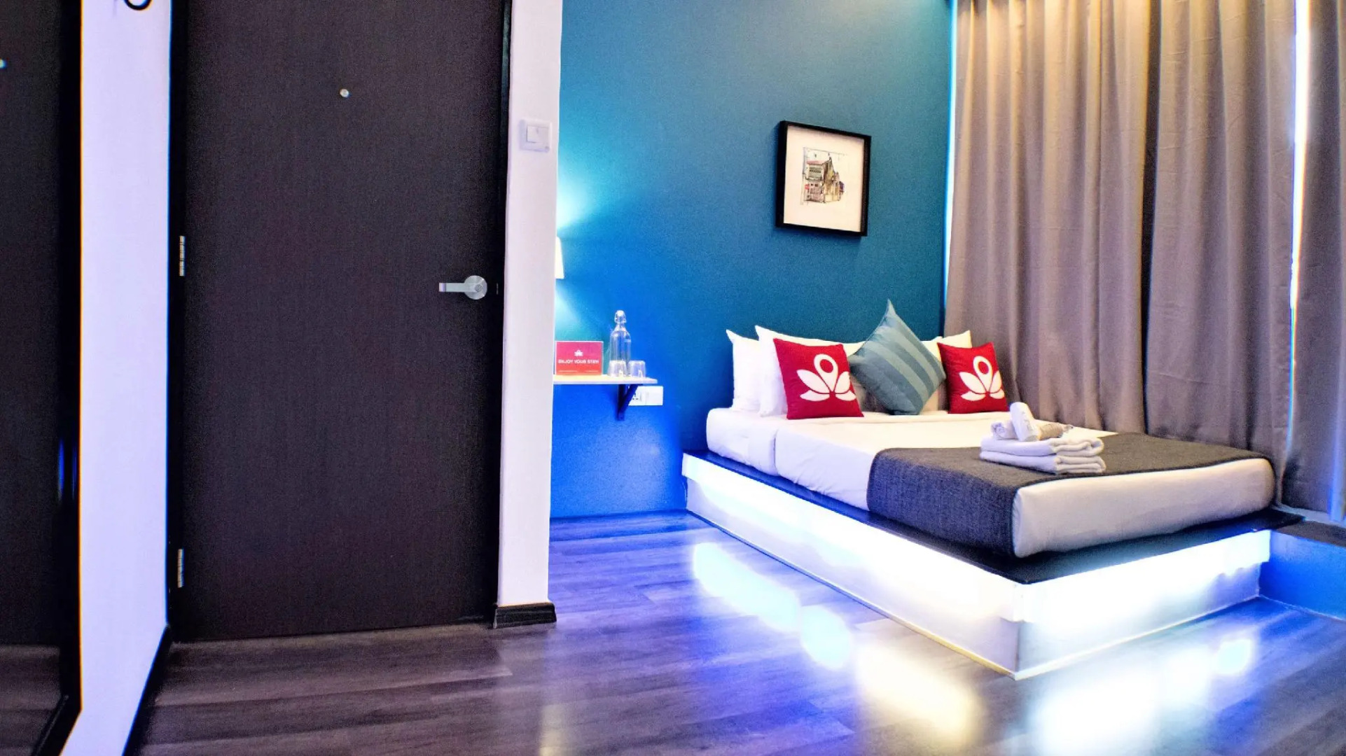 ZEN Rooms Eden Parade