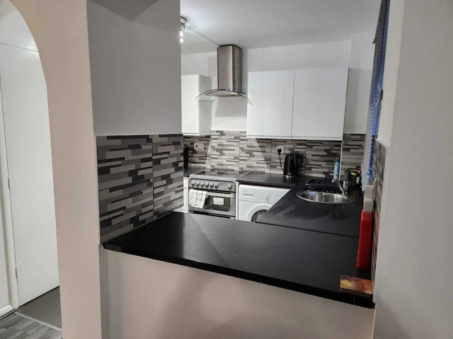 Grays Apartment With City Views Lakeside Shopping