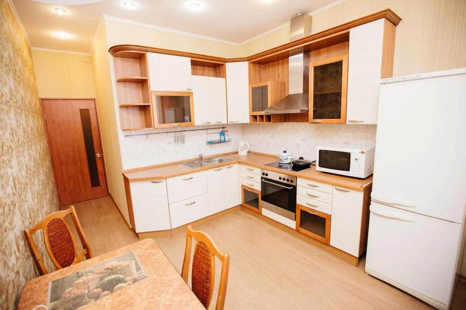 ЖивиТУТ на проспекте Комсомольский 40