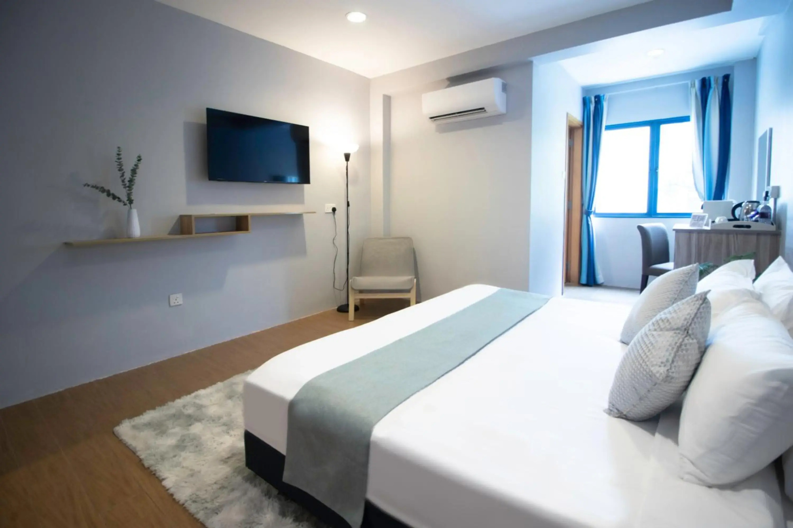 Victoria Hotel, a NuVe Group Collection