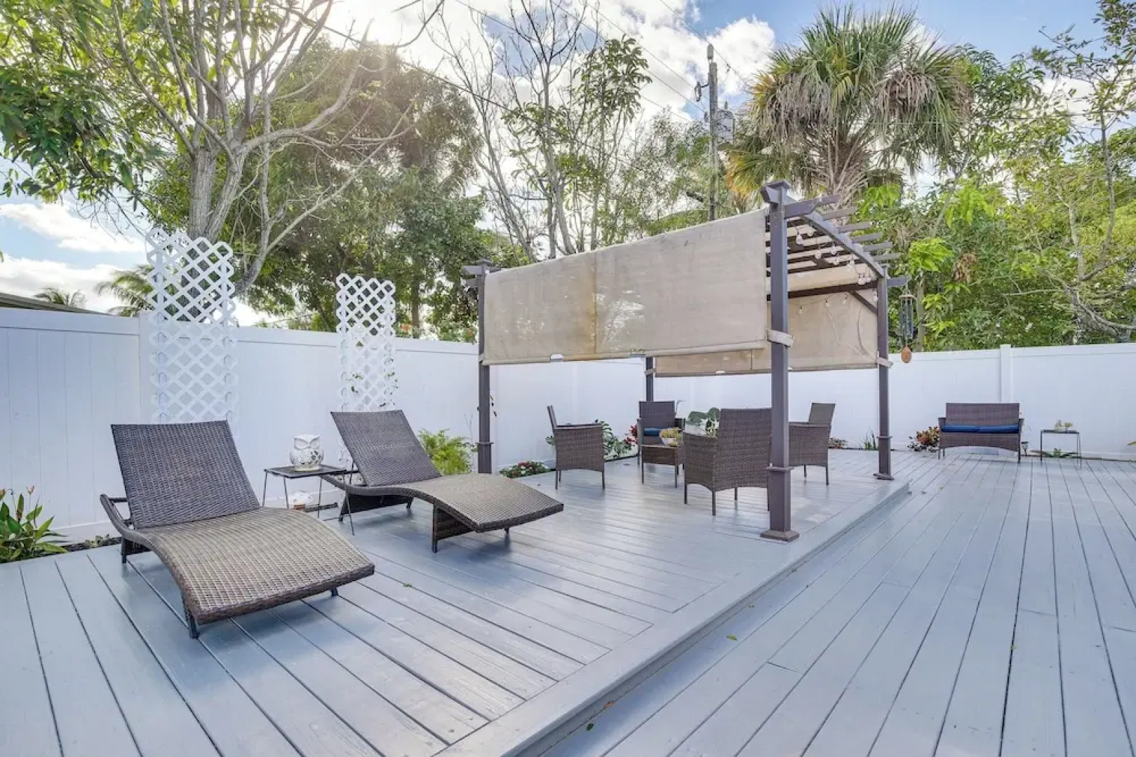 Sun-soaked Home w/ Pool in Lauderdale Lakes!