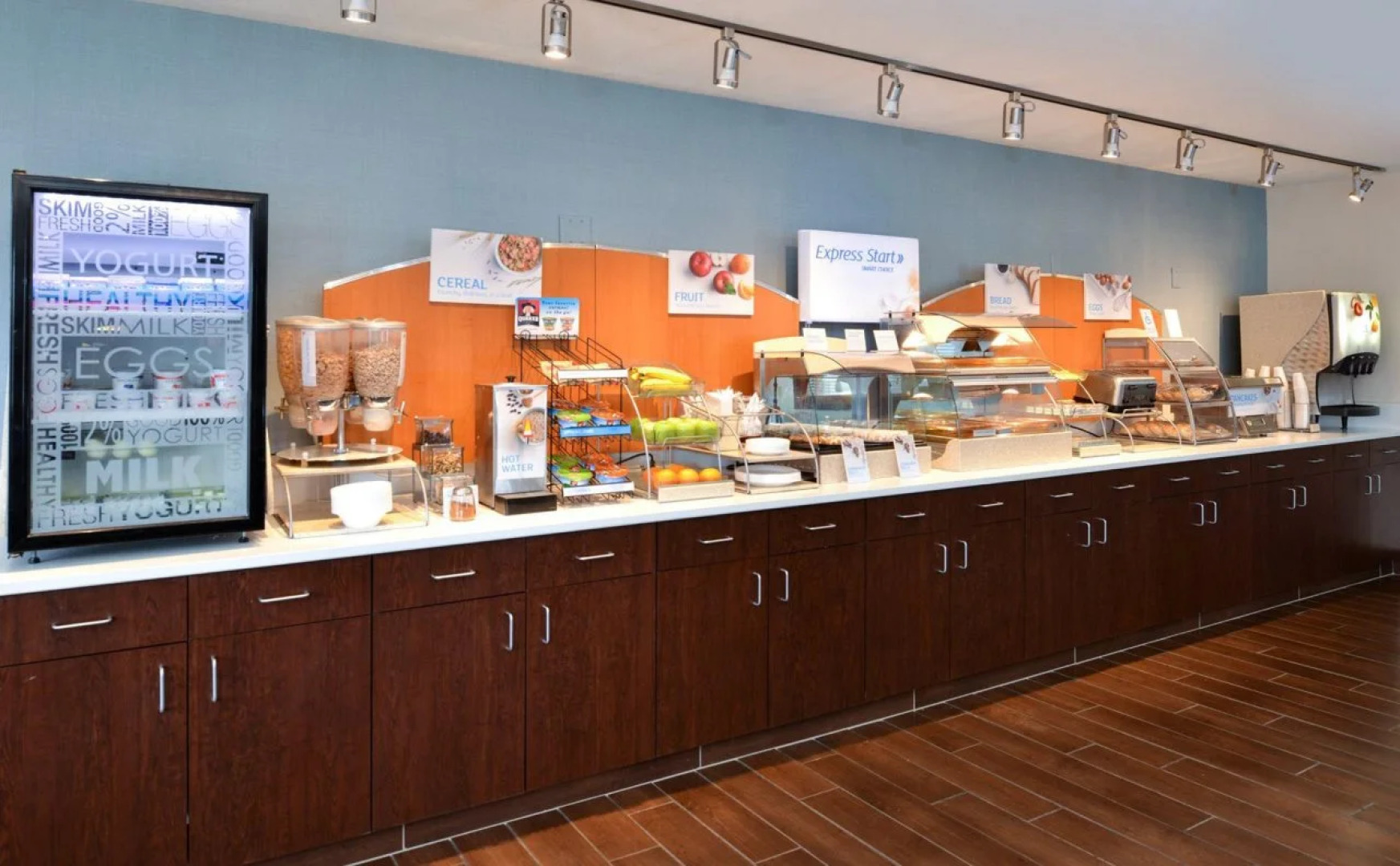 Holiday Inn Express & Suites Omaha West by IHG