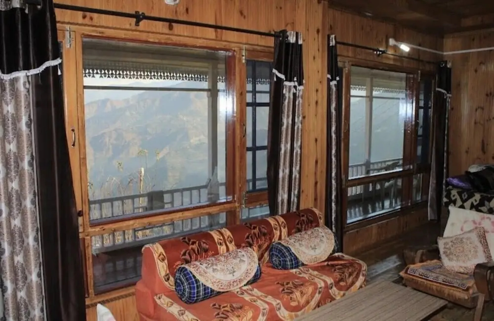 AJ Himalayan Homestay
