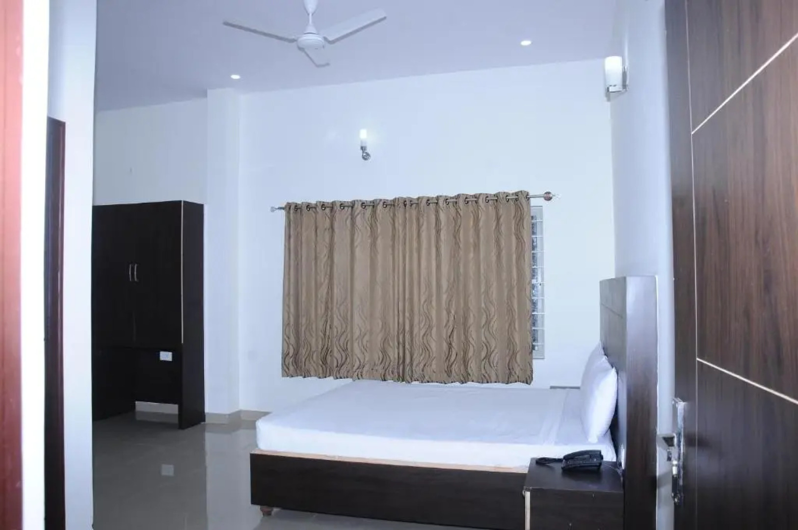 Kings Residency - Boutique Hotel