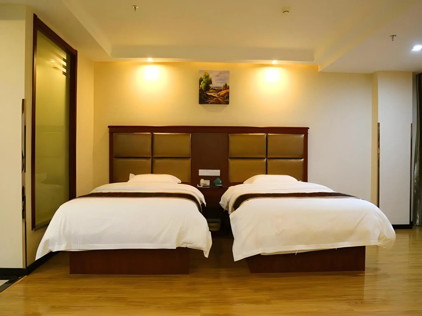 GreenTree Inn Hunan Jishou Longshan Yuelu Avenue Business Hotel