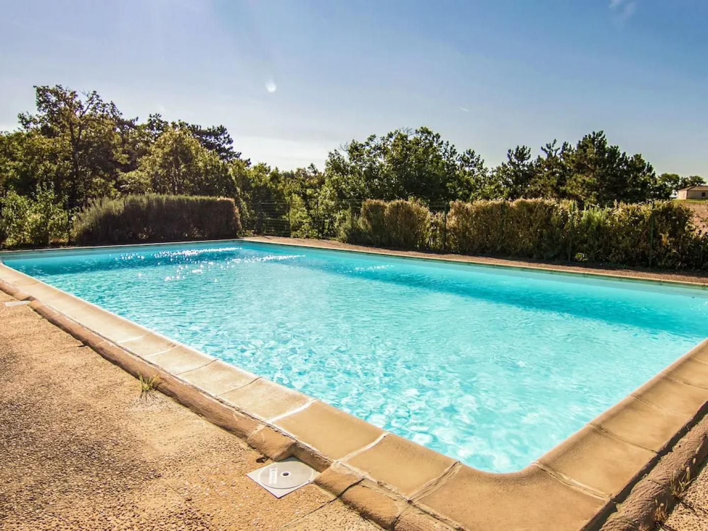 Modern Holiday Home in Salignac-Eyvigues with Swimming Pool