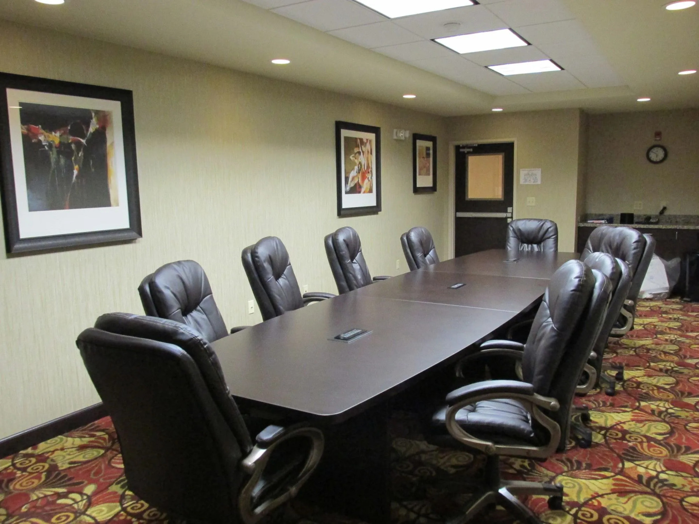 Holiday Inn Express & Suites Wheeling by IHG