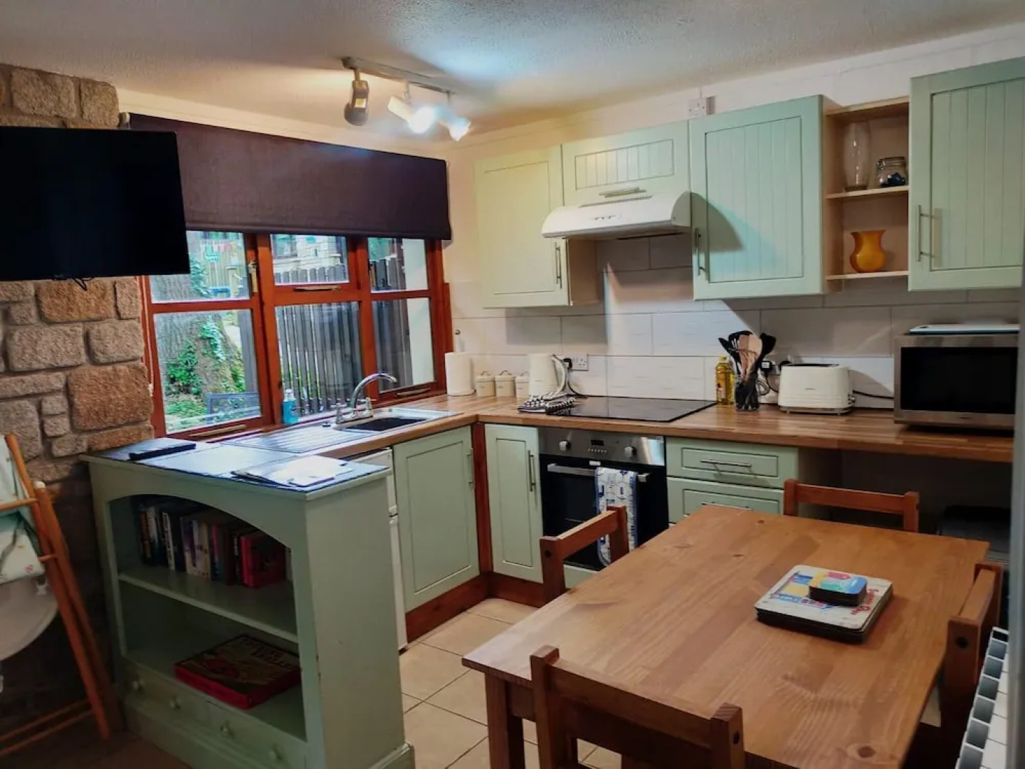 Rebels Retreat - 2-bed Chalet nr St Ives & Hayle