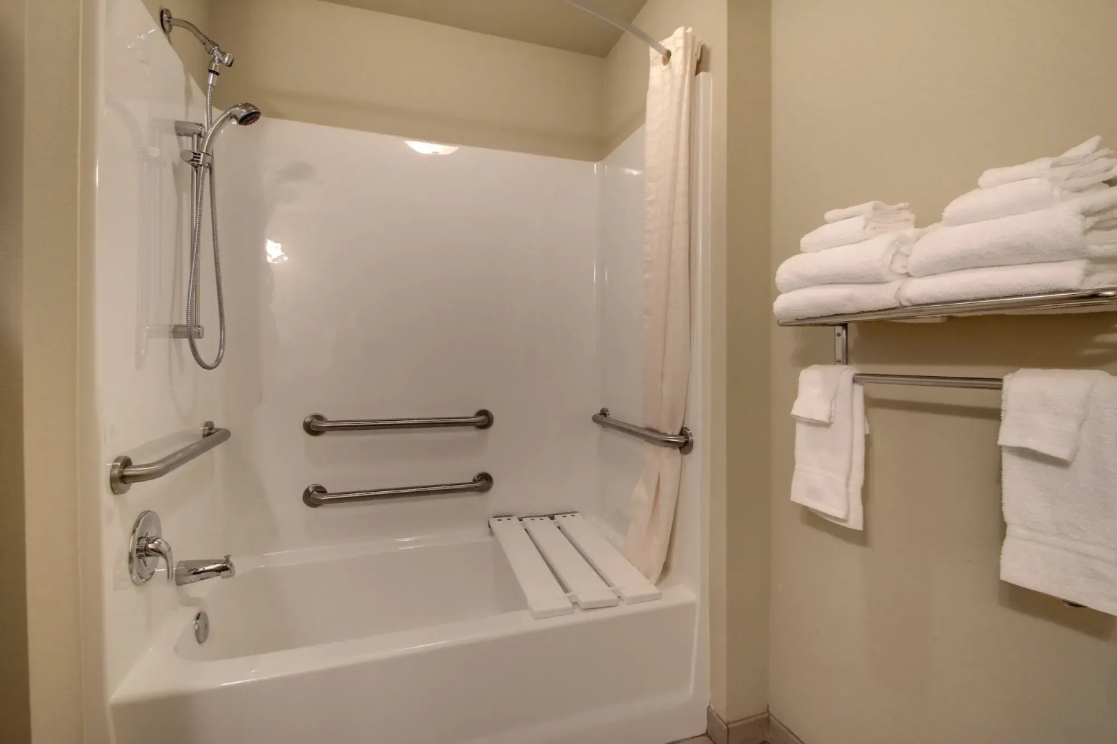 Cobblestone Inn & Suites - Avoca