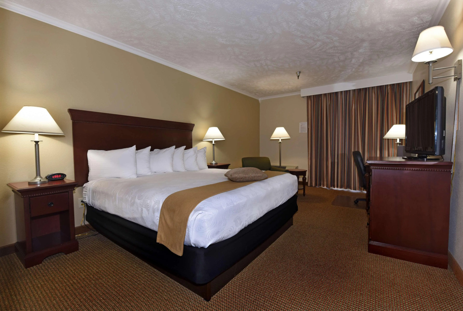 Best Western Plus Ahtanum Inn