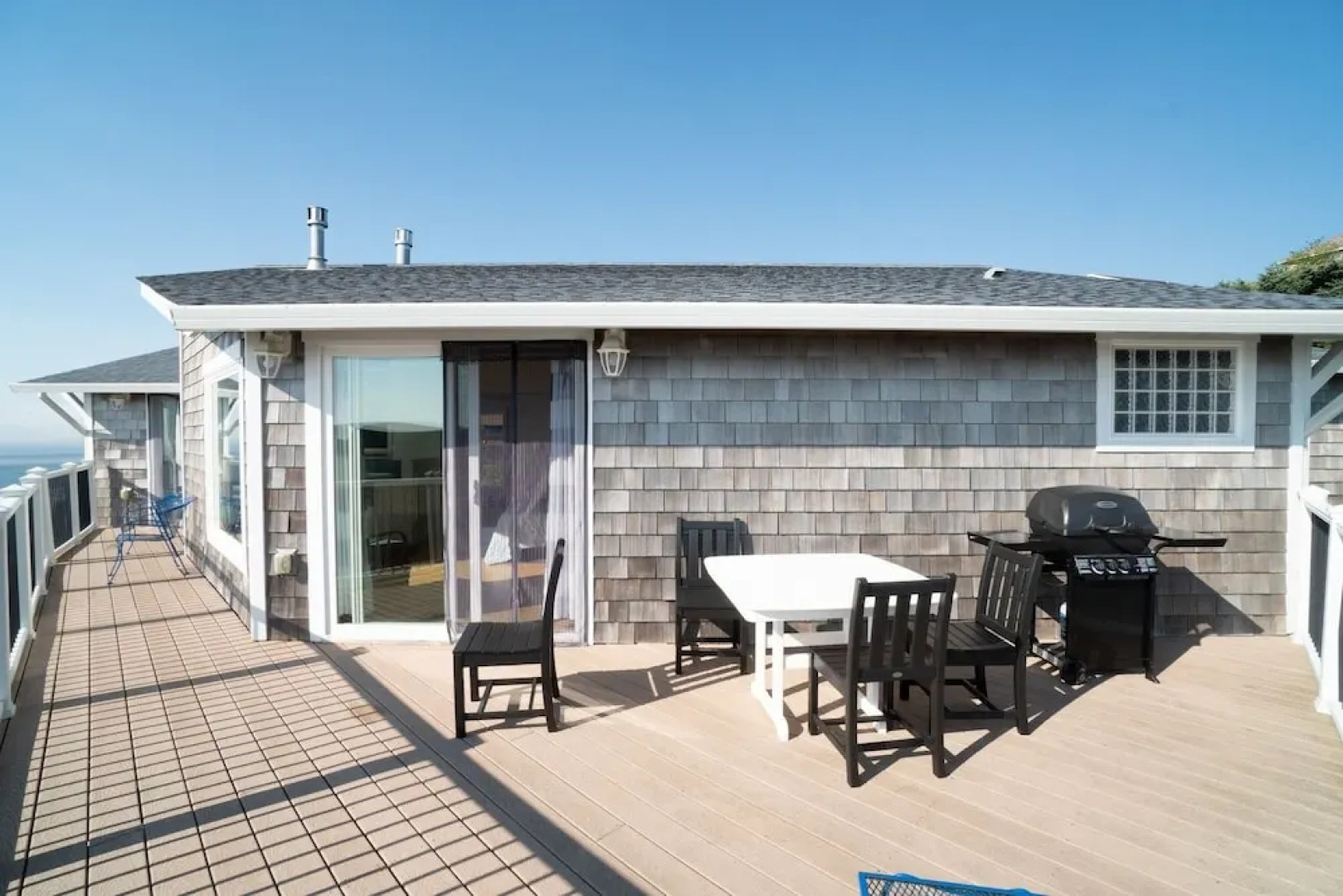 The Lighthouse 3 Br home by RedAwning