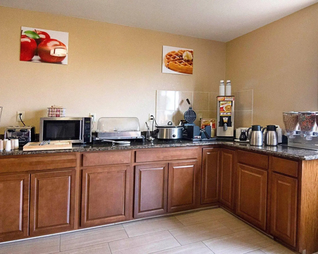 Super 8 by Wyndham Sturtevant/Racine