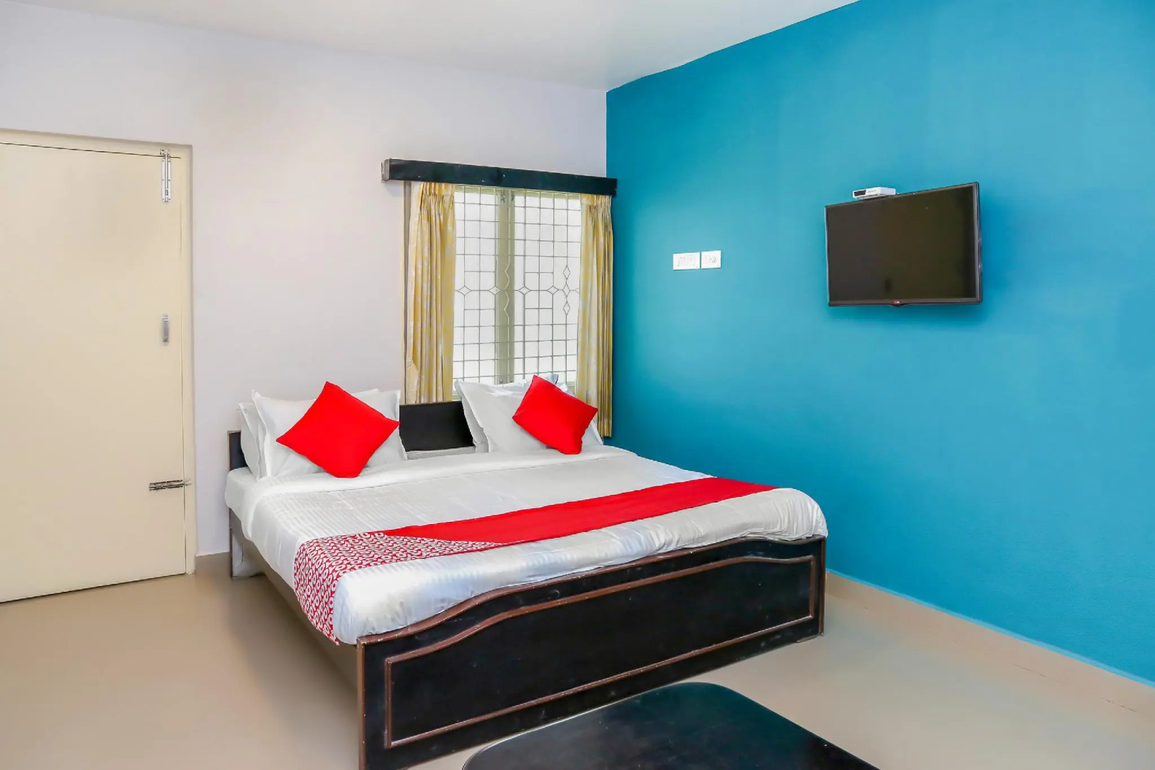 Collection O 14623 Travellers Inn