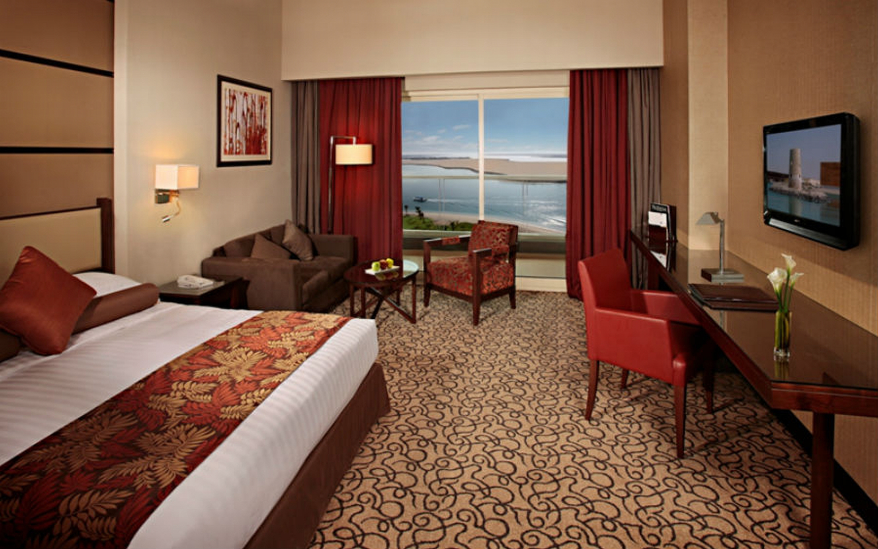 Отель Khalidiya Palace Rayhaan by Rotana 