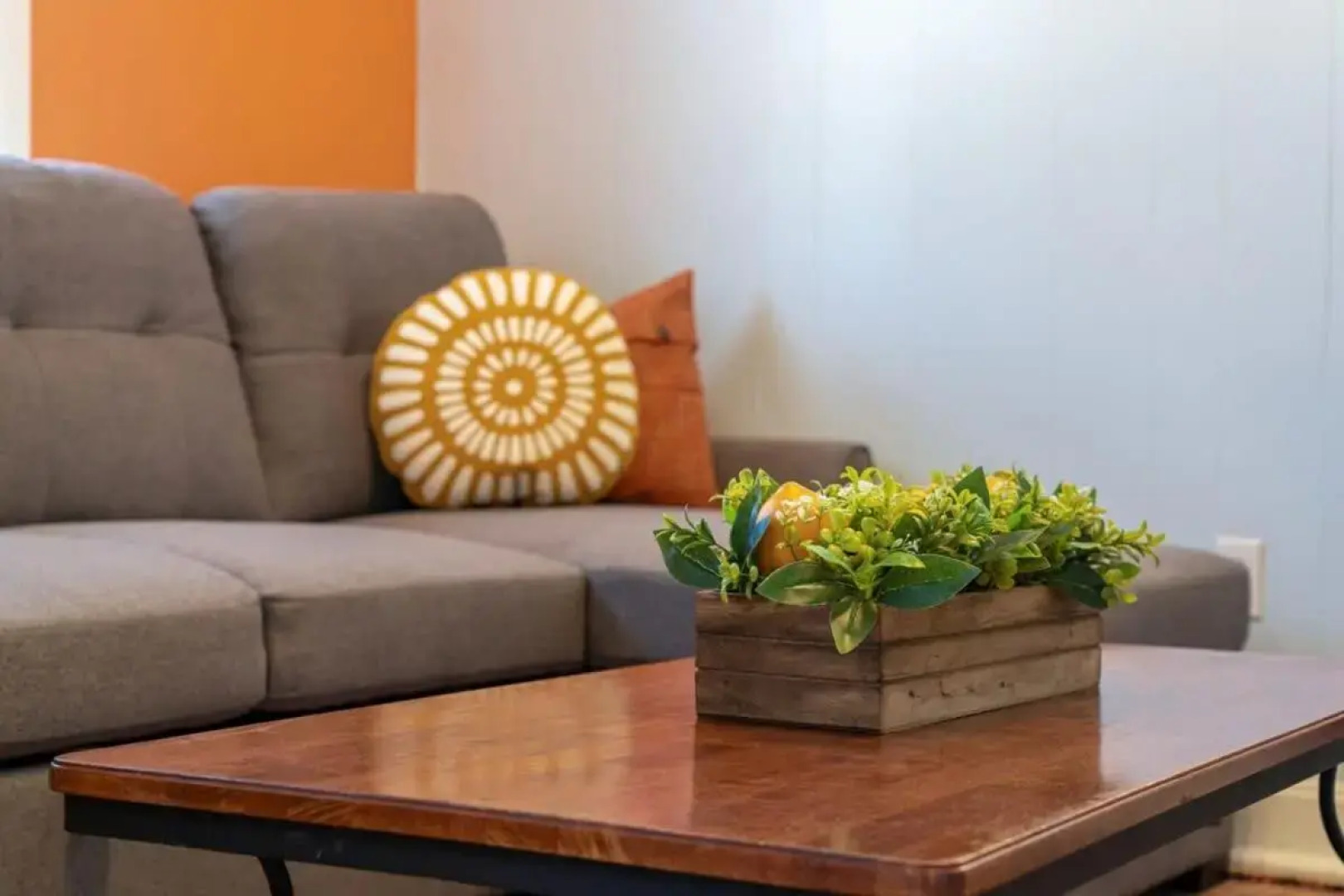 Dino Cave l Walk to Downtown l Fire Pit & BBQ I TV