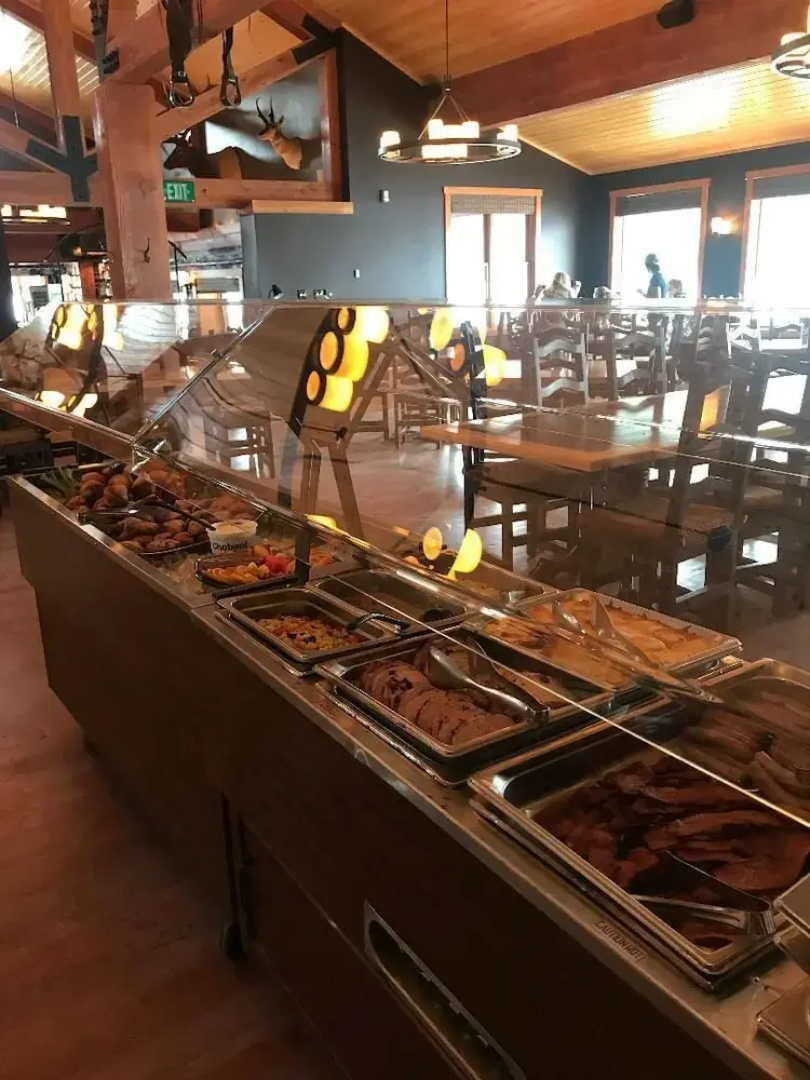 Half Moon Lake Lodge